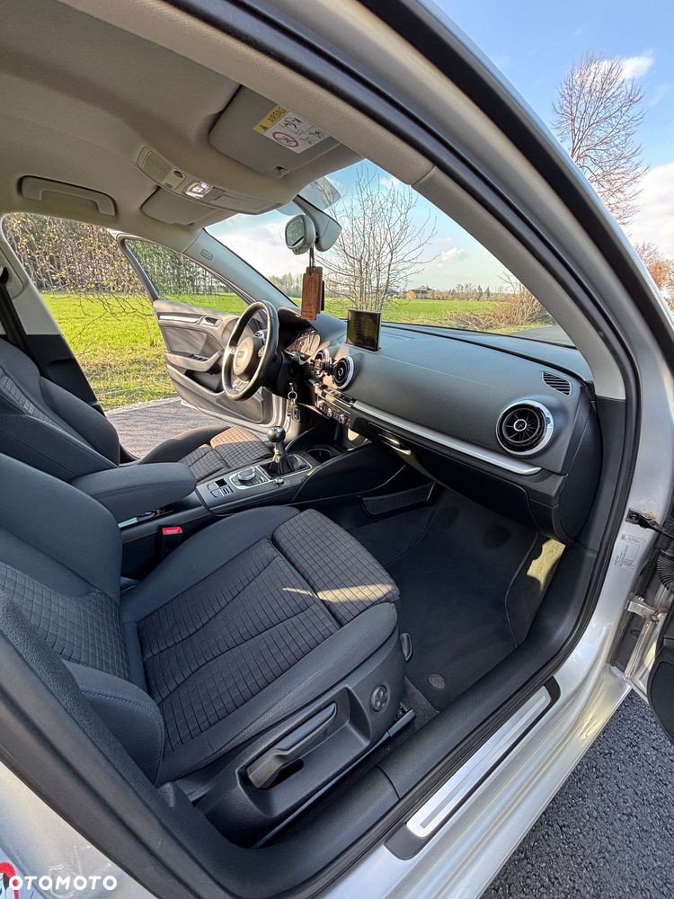 Audi A3 Sportback 1.4 TFSI Ambiente - 17