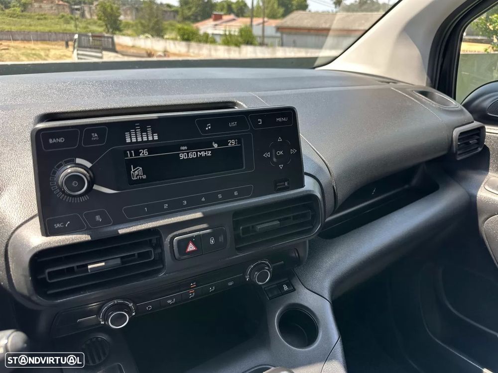Peugeot partner 1.5 hdi 3 lugares - 34
