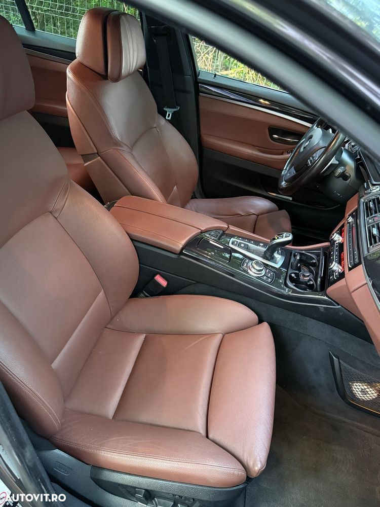 BMW Seria 5 525d xDrive AT - 29
