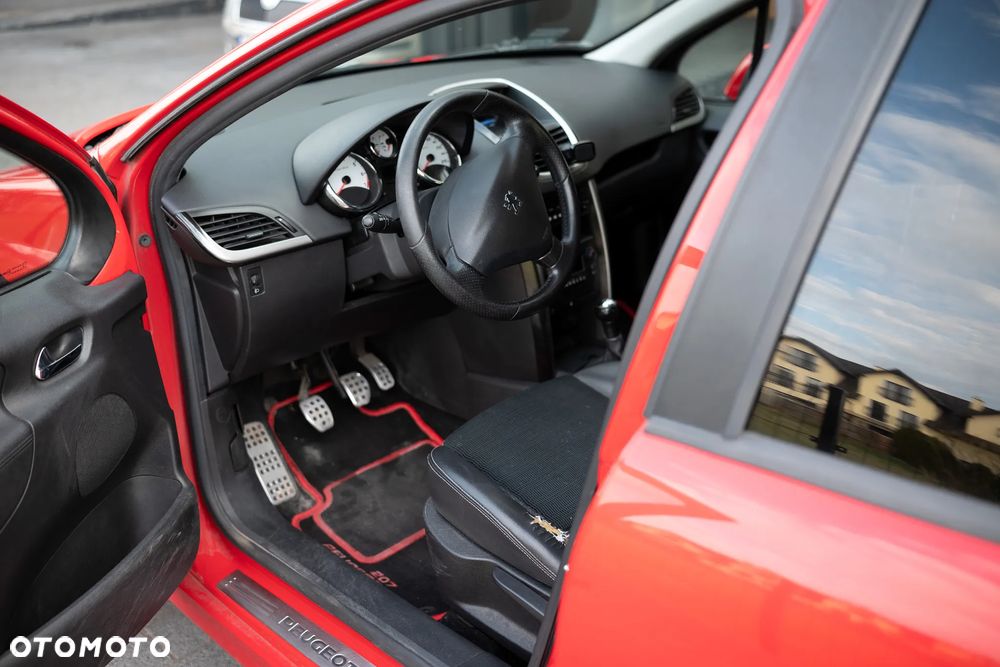 Peugeot 207 - 10