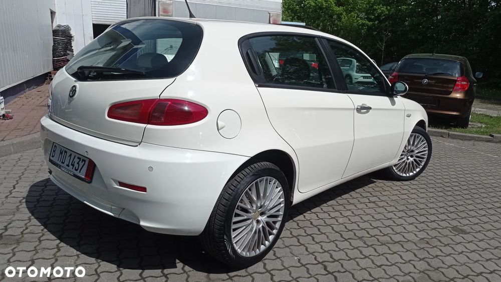 Alfa Romeo 147 1.6 Twin Spark AMICA - 9
