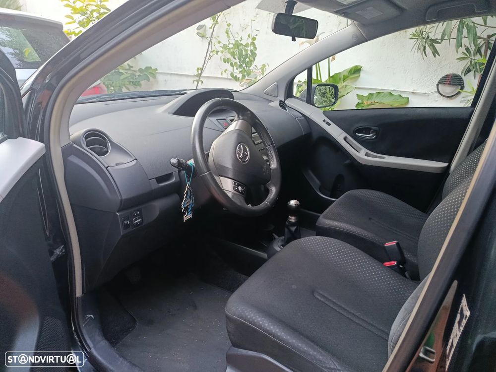 Toyota Yaris 1.0 VVT-i ACtive+AC - 2