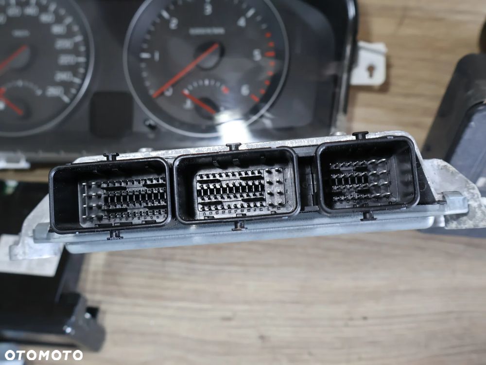 VOLVO C30 S40 V50 LIFT 06-10 2.0 136KM KOMPUTER STEROWNIK SILNIKA ZESTAW STARTOWY DO ODPALENIA IMMO IMMOBILIZER EUROPA 31211071 - 3