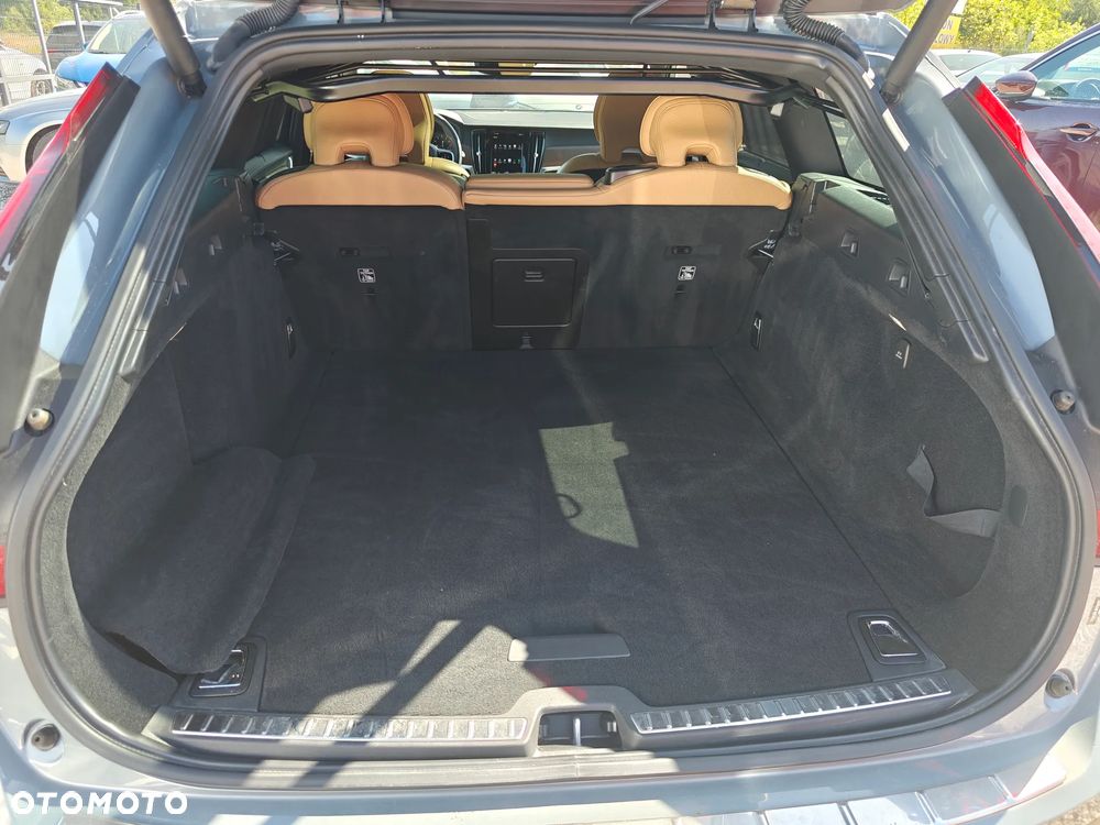 Volvo V90 Cross Country T6 AWD - 30