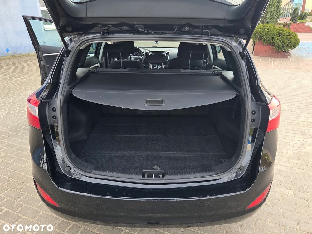 Hyundai i30 blue Kombi 1.6 CRDi Style - 26