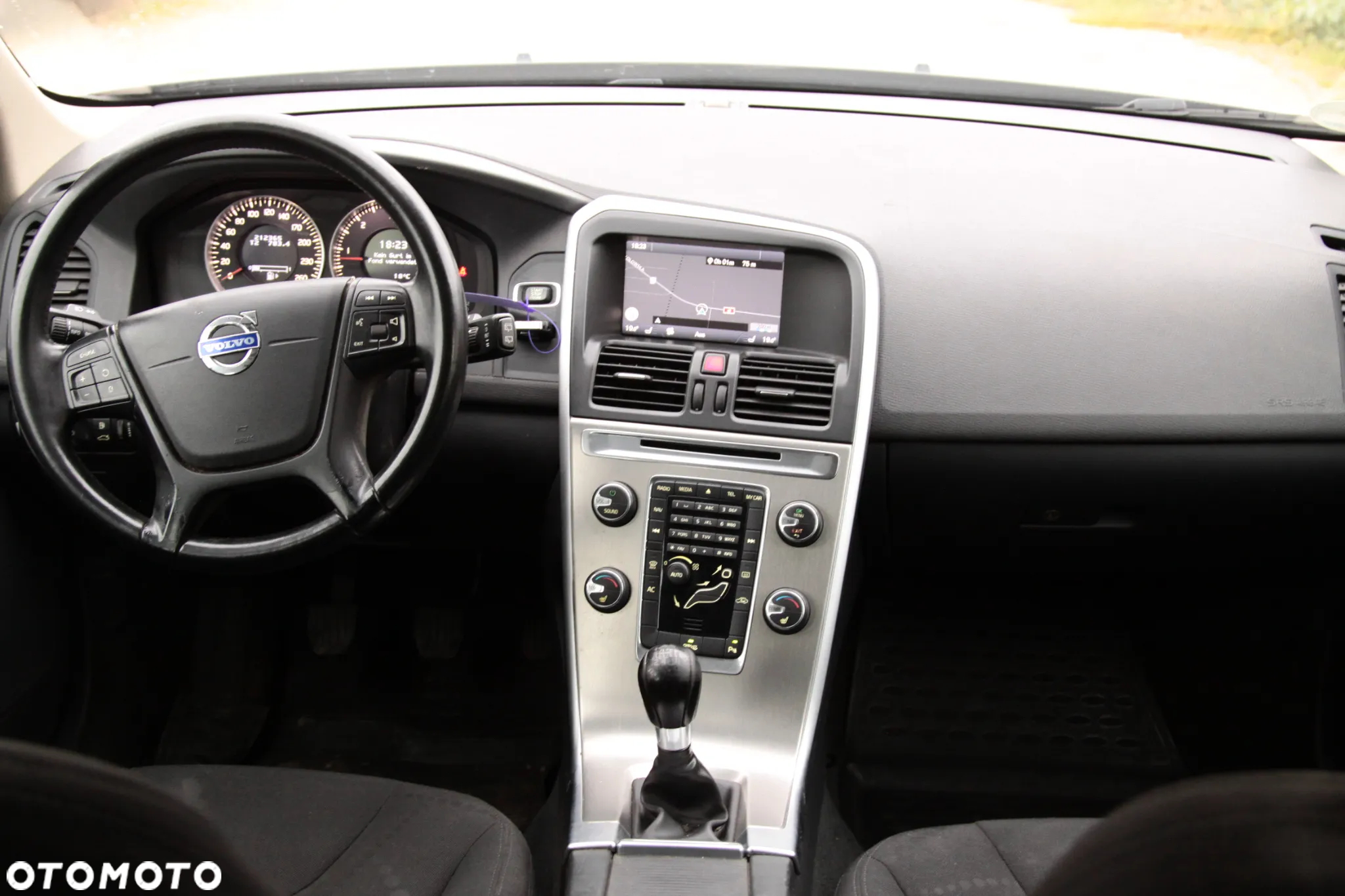 Volvo XC 60 DRIVe Momentum - 14