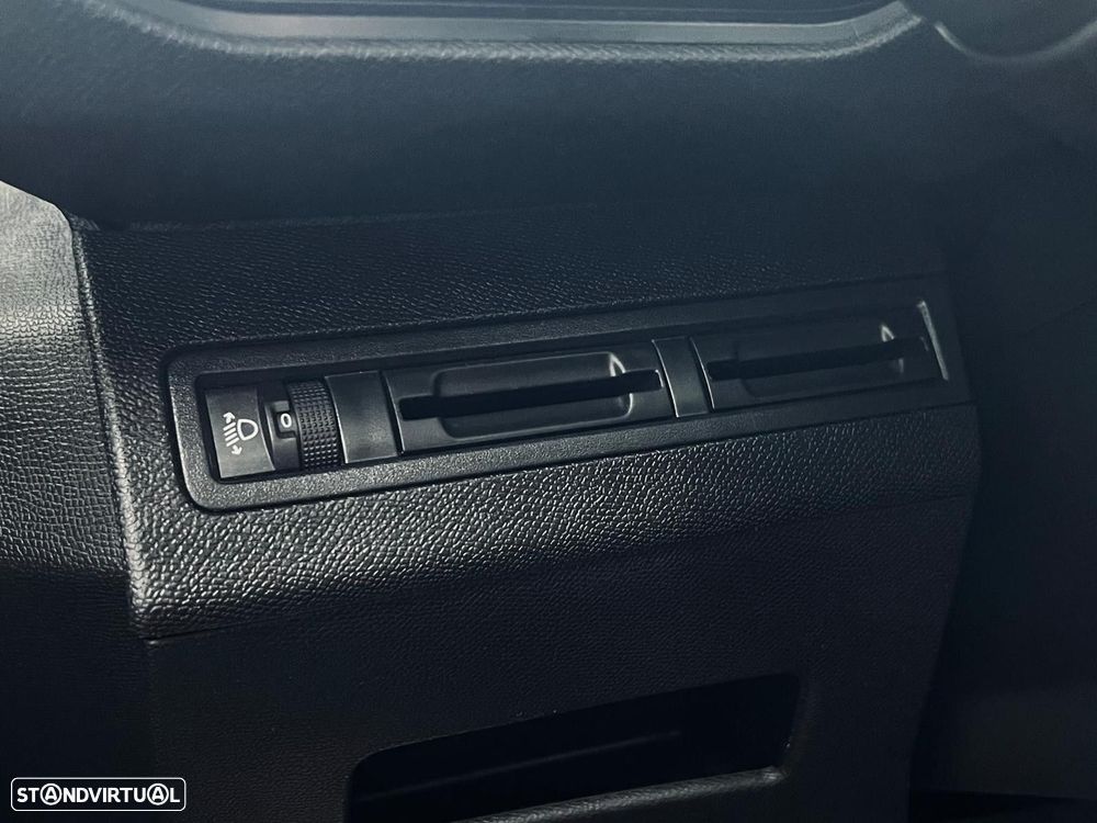 Peugeot 5008 1.5 BlueHDi Allure EAT8 - 31