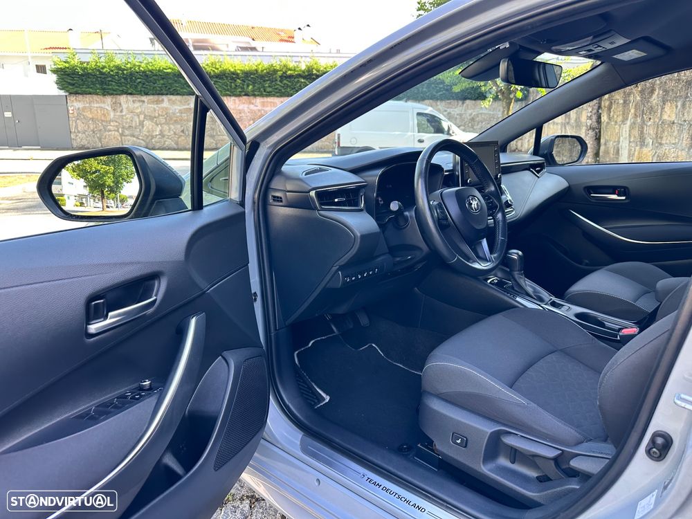 Toyota Corolla 1.8 Hybrid Square Collection - 24