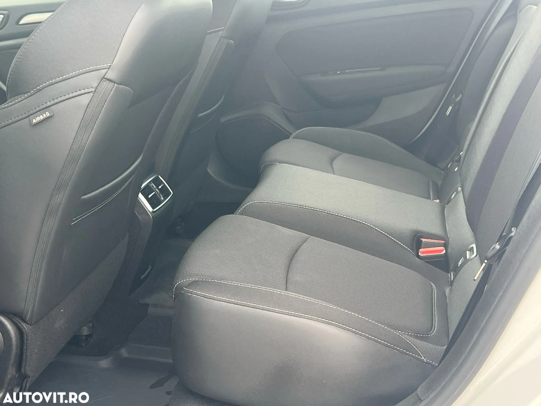 Renault Megane TCe 140 GPF Zen - 19