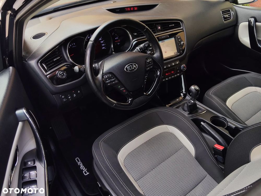 Kia Ceed 1.6 GDI Dream-Team Edition - 21