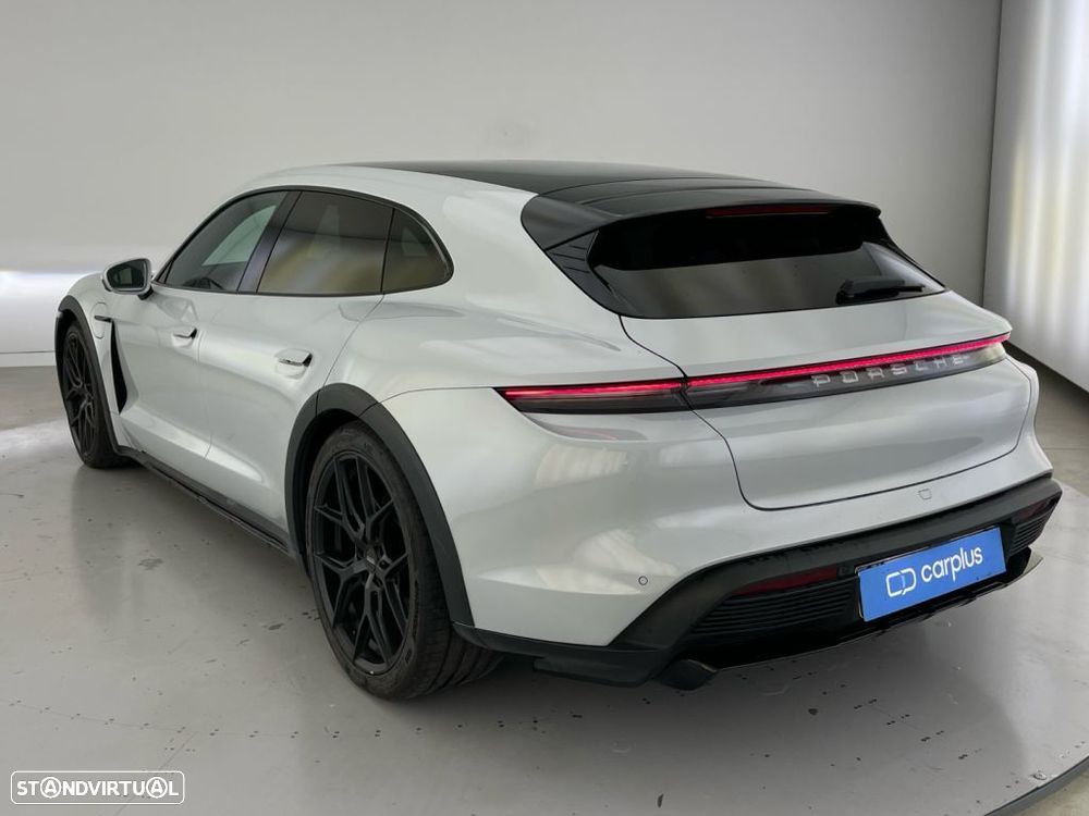 Porsche Taycan Cross Turismo 4S - 24