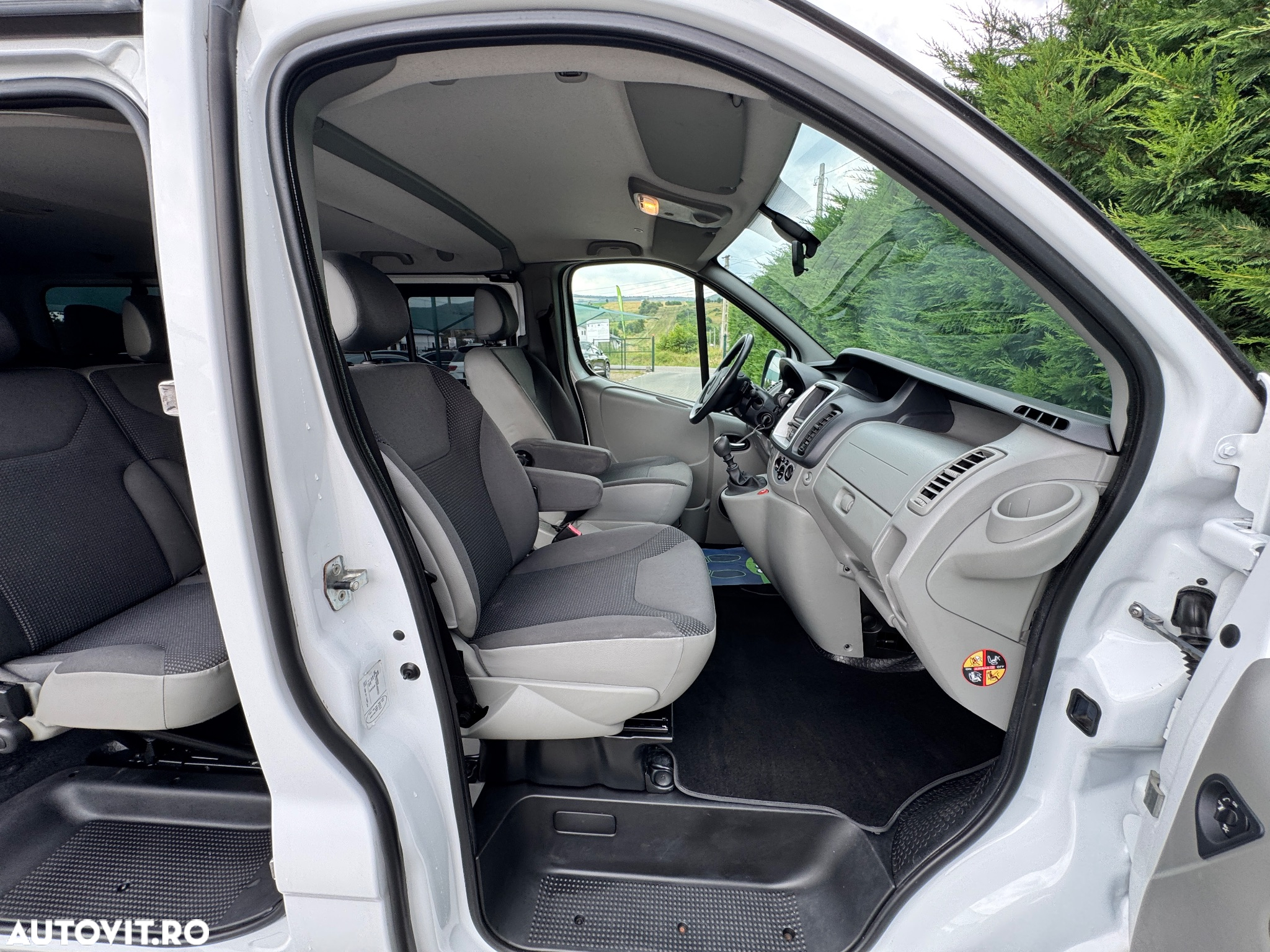 Opel Vivaro - 19