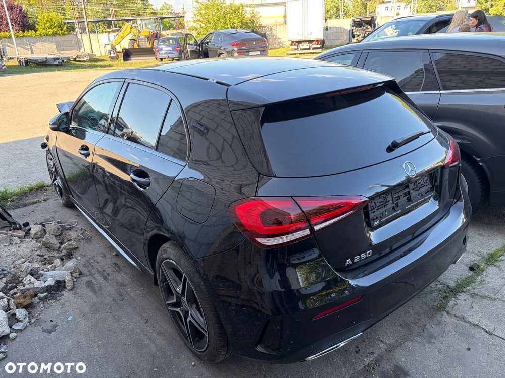 Mercedes-Benz Klasa A 250 7G-DCT AMG Line - 7