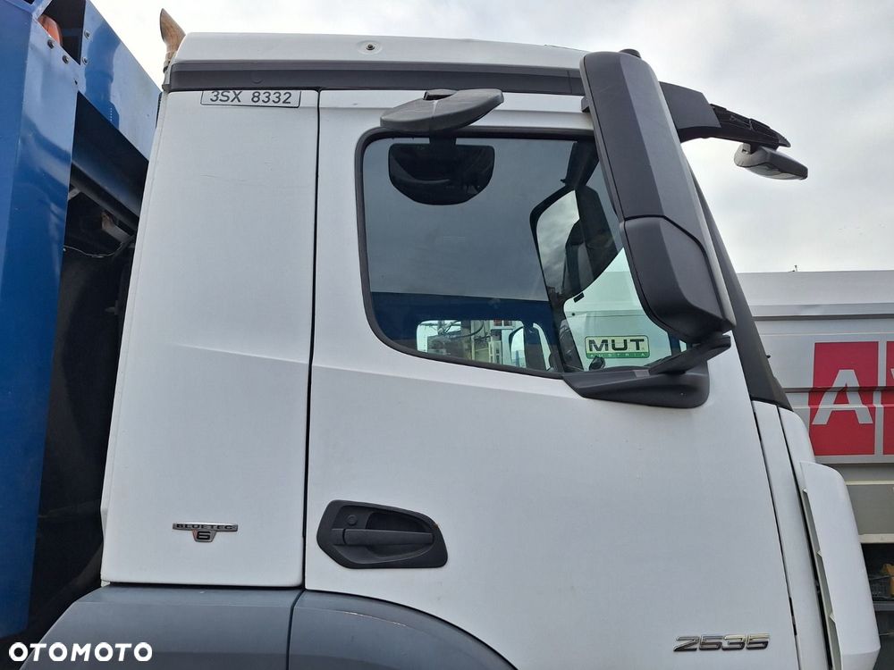 Versalift Arocs 2535 6X2 - 34