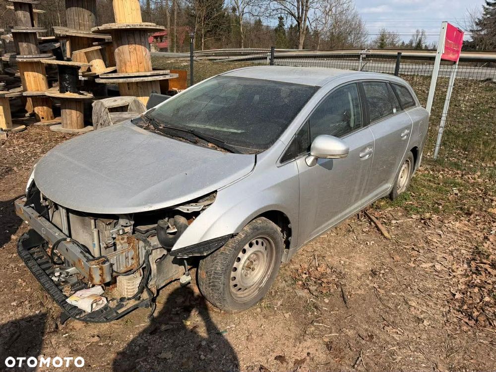 Toyota Avensis 2.0 D-4D Luna - 1