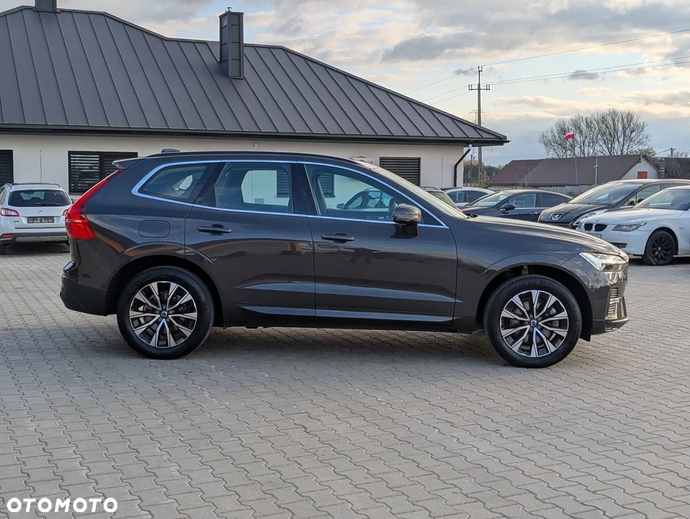 Volvo XC 60 B4 B Essential - 16