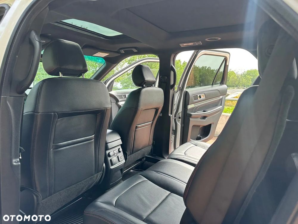 Ford Explorer - 29