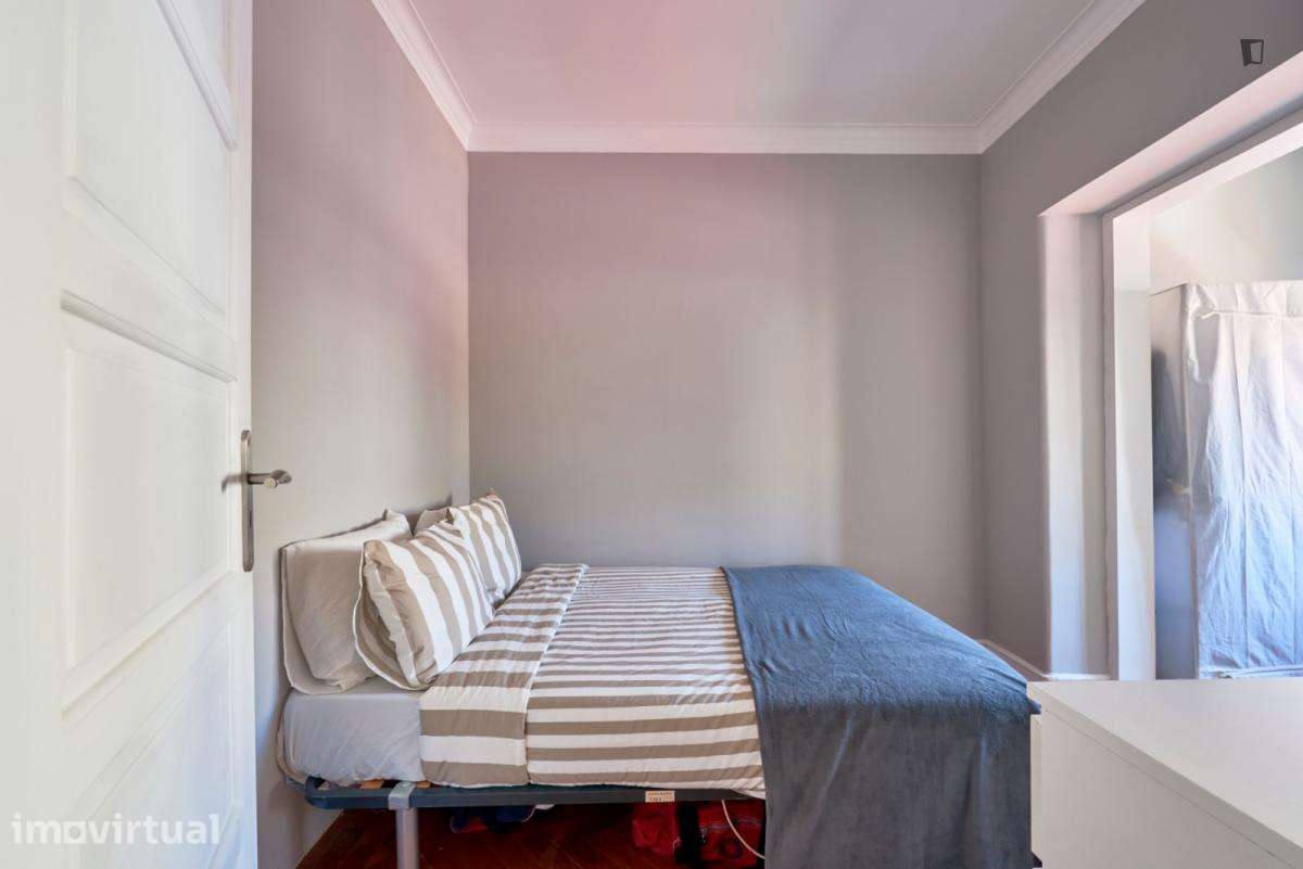 Quarto - localizado em Amadora Lisbon - Grande imagem: 2/24