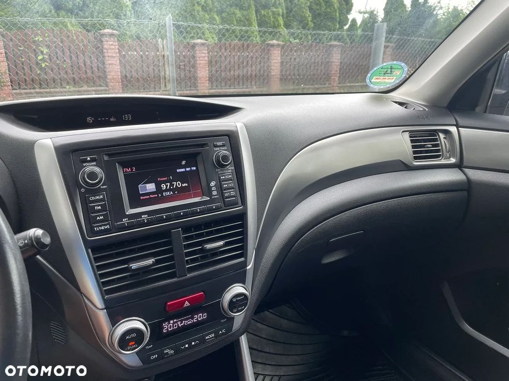 Subaru Forester 2.0X Exclusive - 24