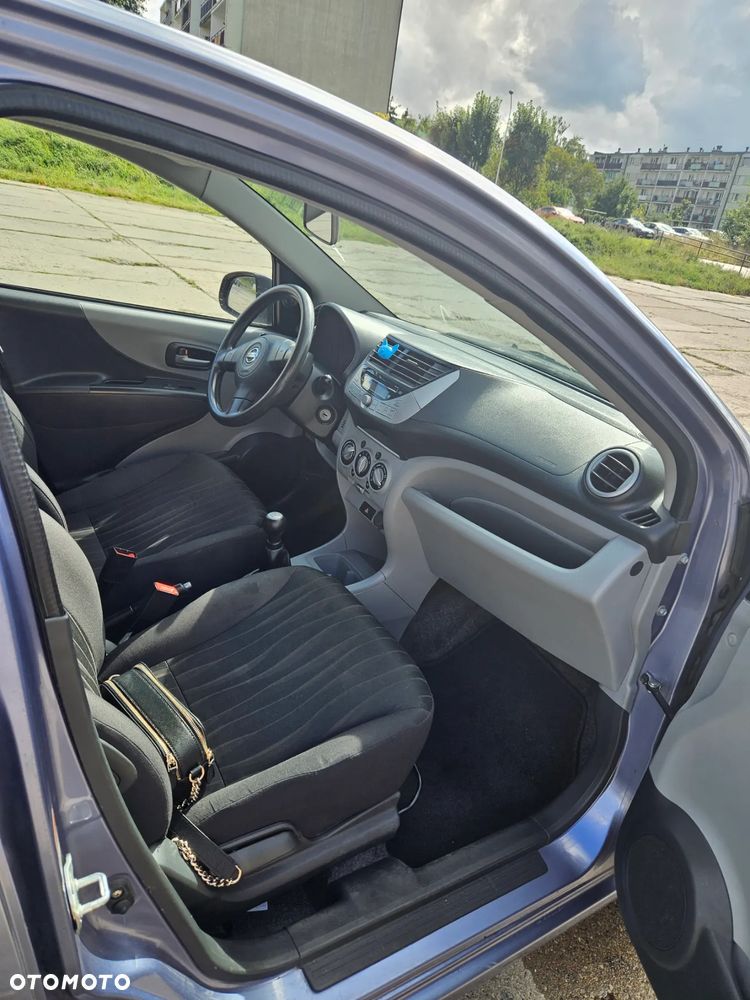 Nissan Pixo - 4