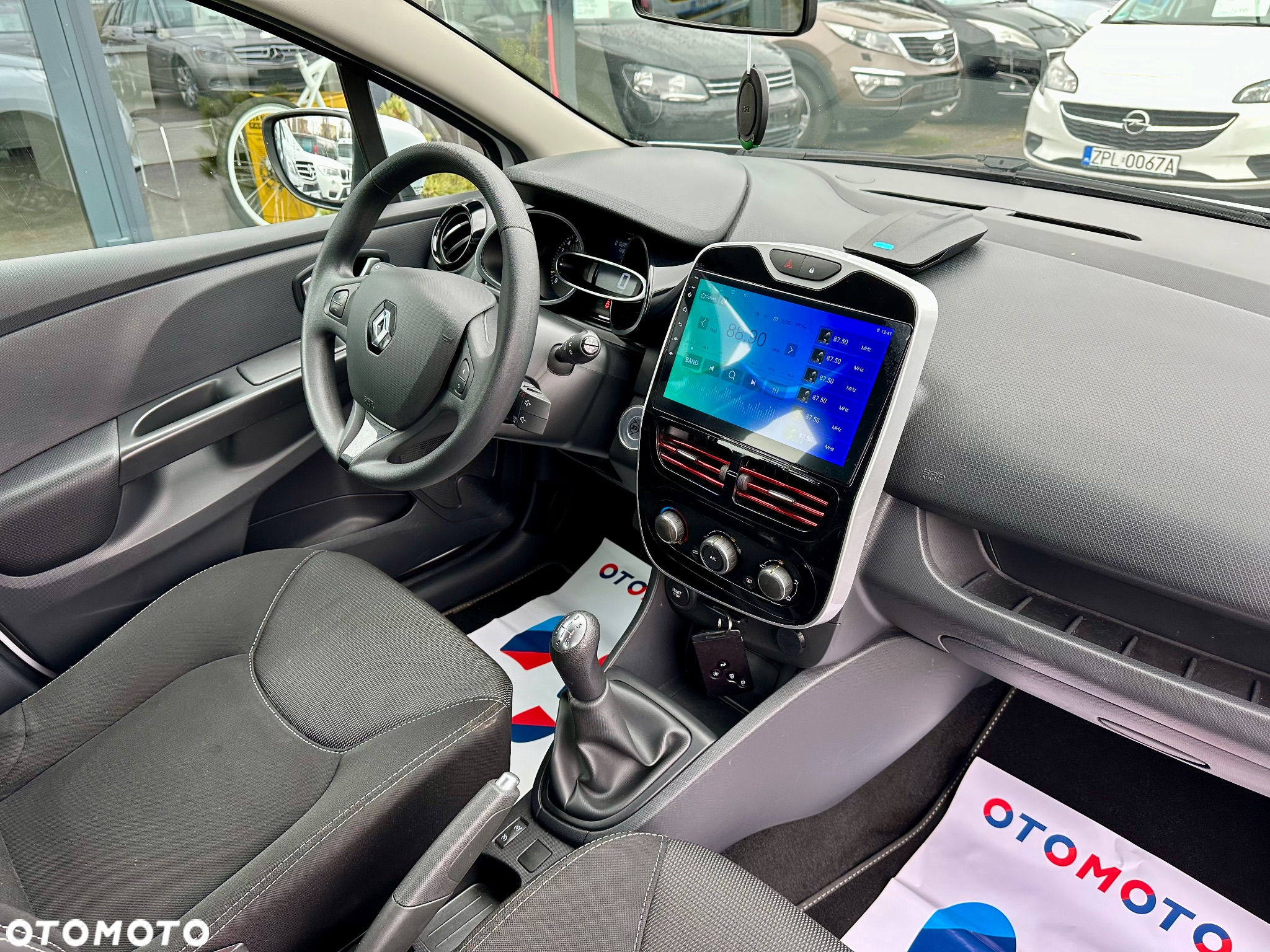 Renault Clio 1.2 16V 75 Dynamique - 19