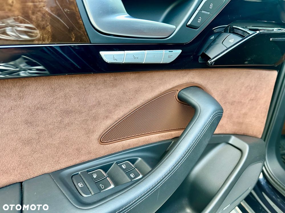 Audi A8 L 55 TFSI quattro tiptronic - 32