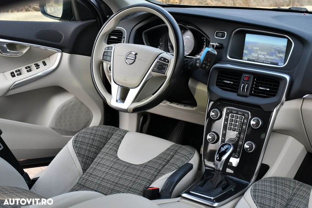 Volvo V40 D4 Geartronic Inscription - 7