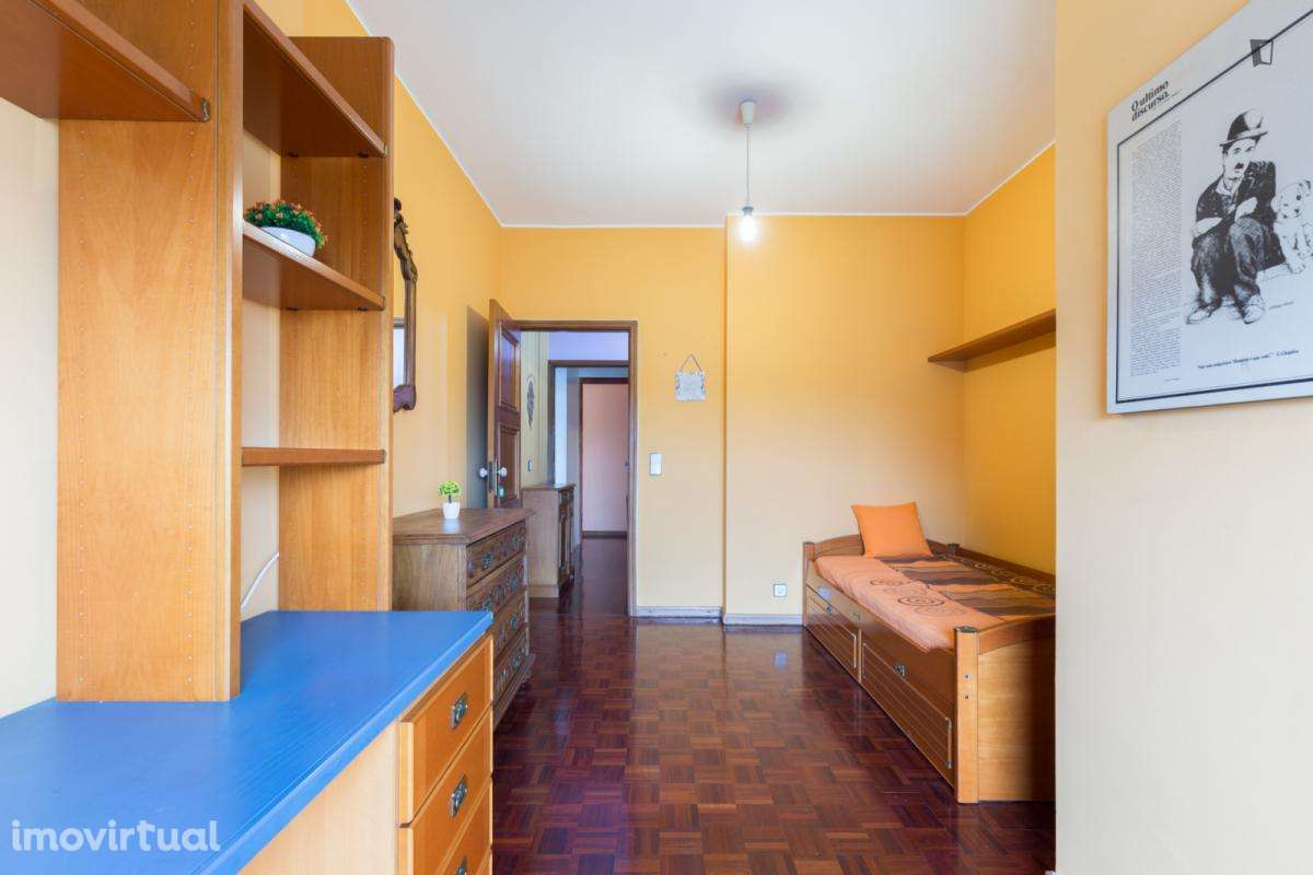 Quarto - localizado em Paranhos Porto - Grande imagem: 4/18