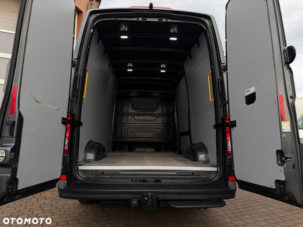 Volkswagen Crafter L2H2 - 12
