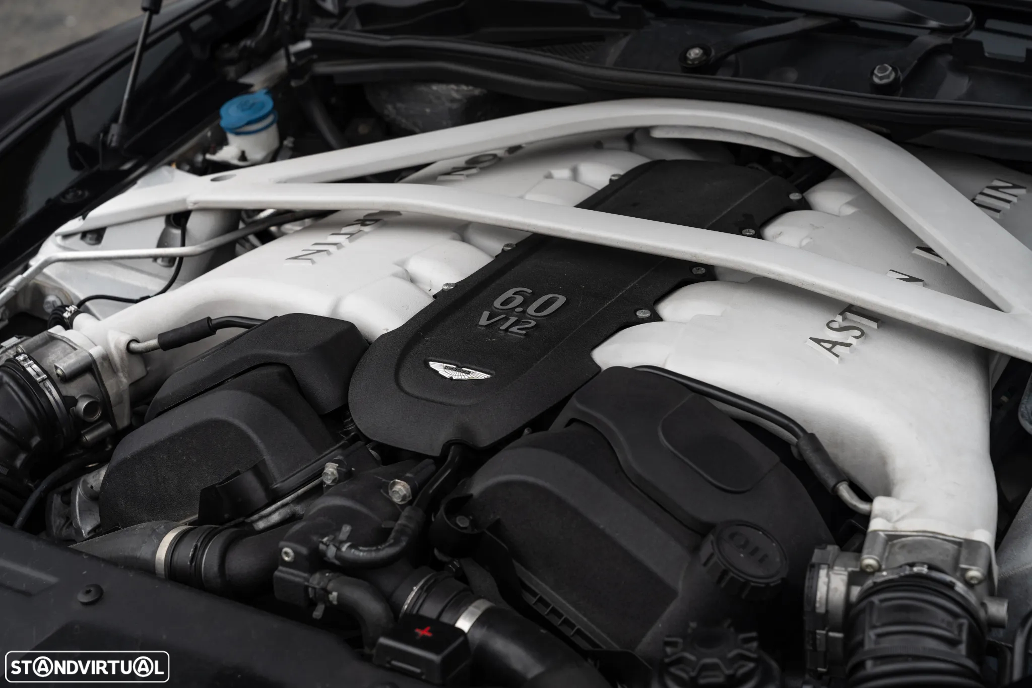 Aston Martin Vanquish Coupe - 34