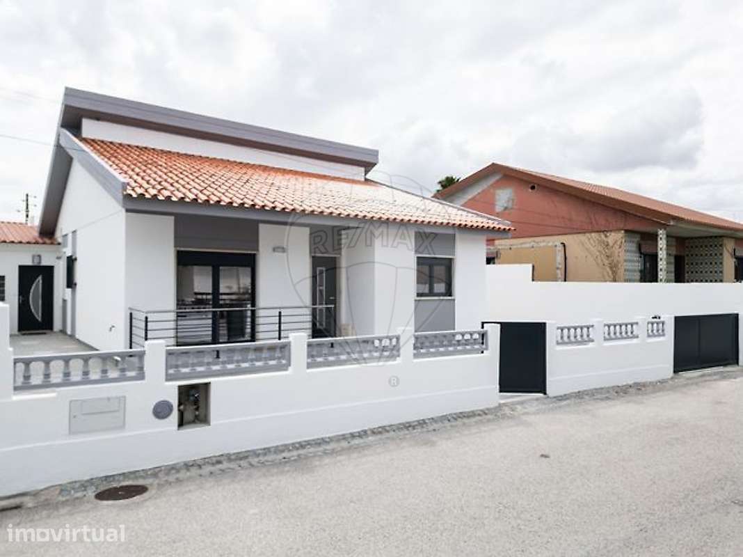 Moradia T4 para venda