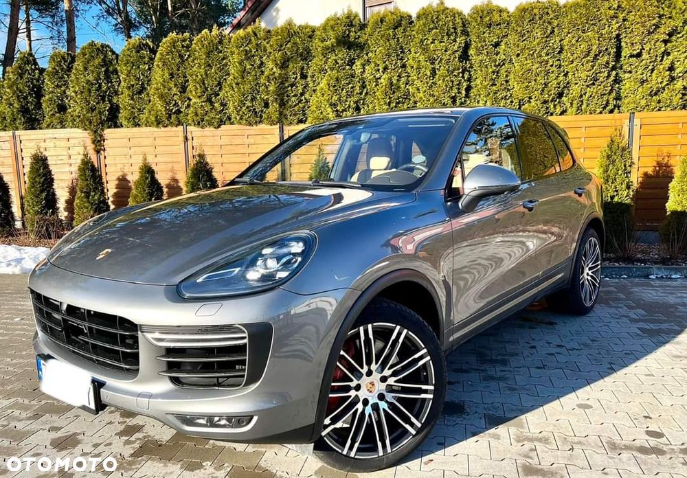 Porsche Cayenne - 1