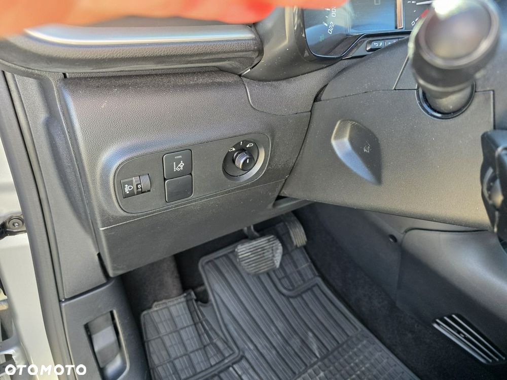 Citroën C3 1.2 PureTech GPF Shine S&S EAT6 - 12