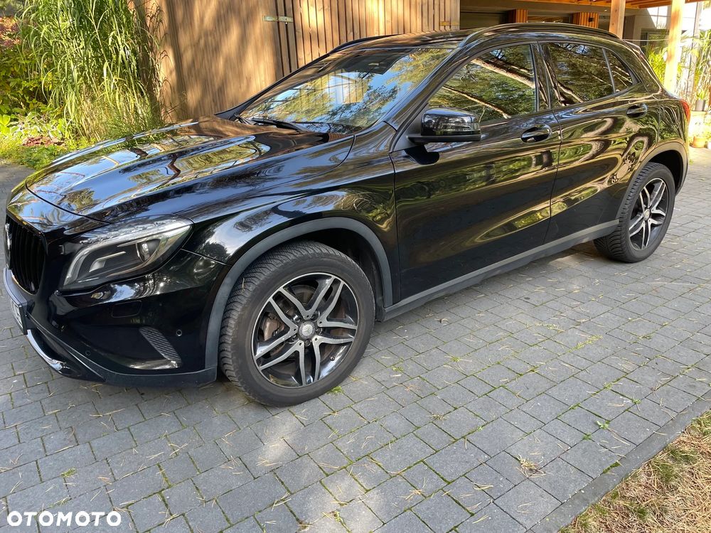 Mercedes-Benz GLA - 8