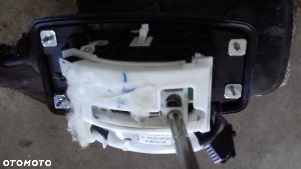 wybierak lewarek biegów 4F1713041N A6 C6 2.4 automat - 2