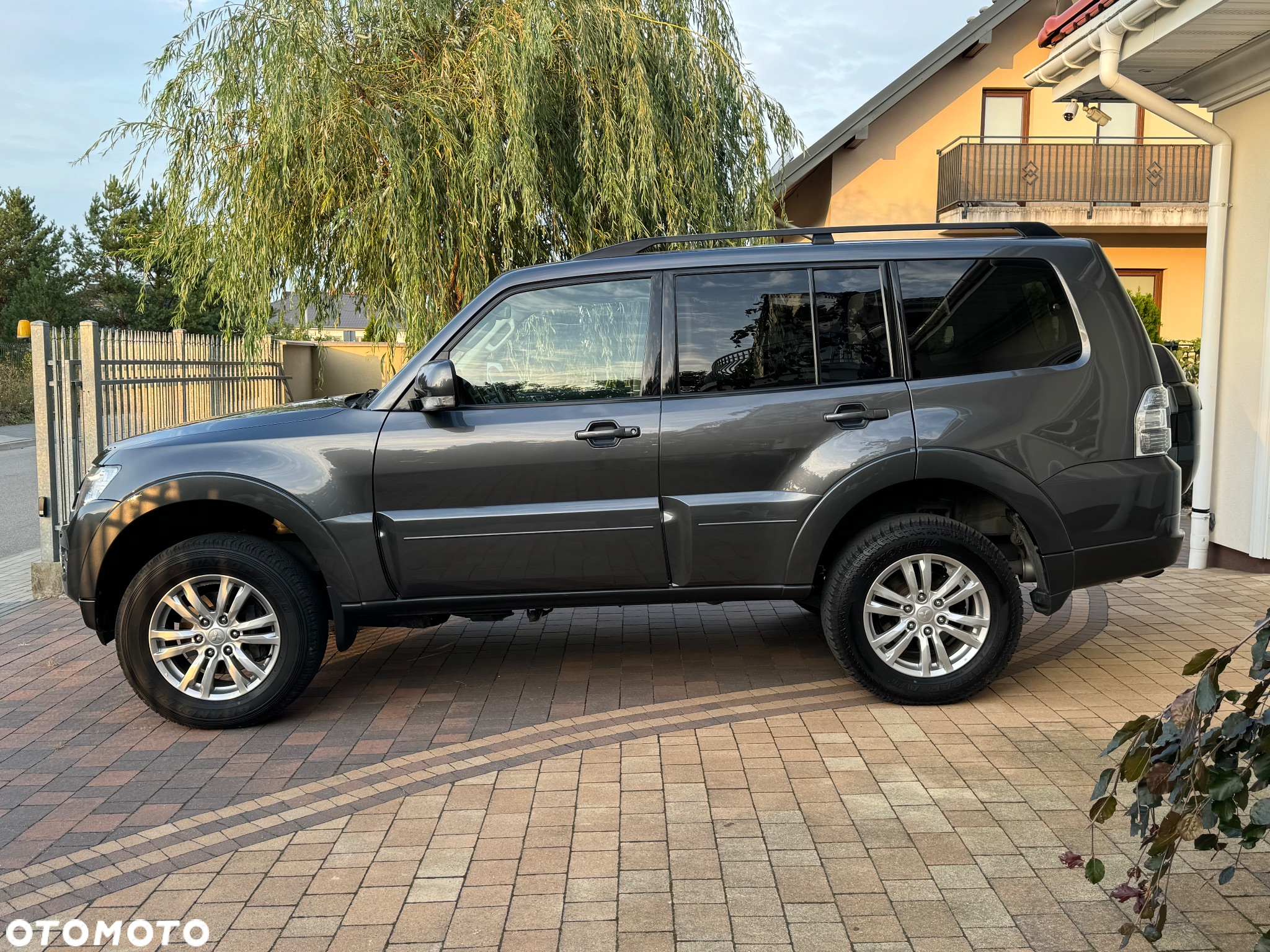 Mitsubishi Pajero - 5