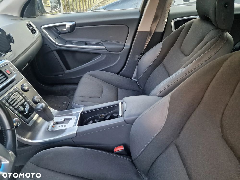 Volvo V60 D5 AWD Momentum - 13