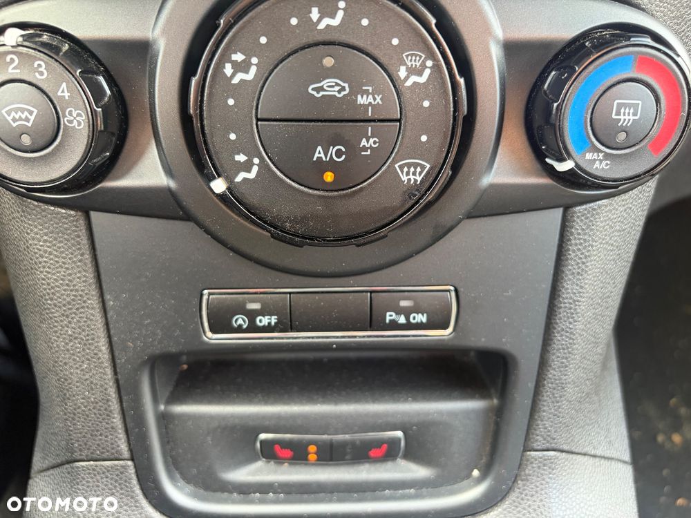 Ford Fiesta 1.0 EcoBoost Champions Edition - 23