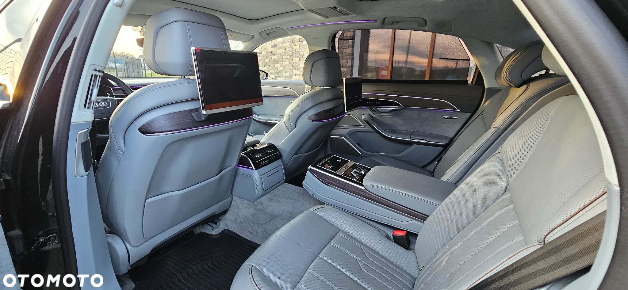 Audi A8 - 7
