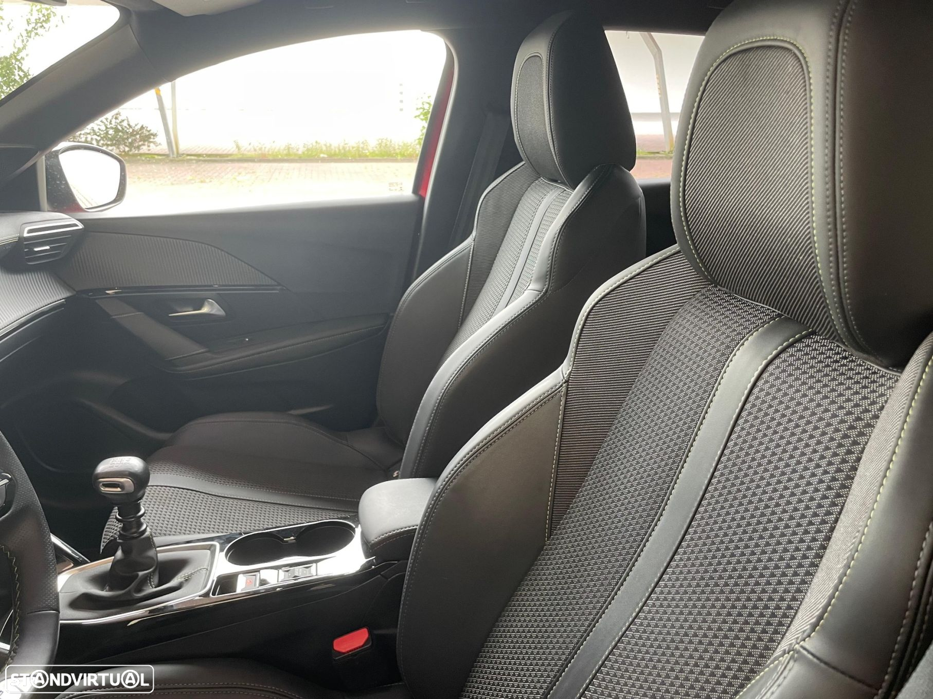 Peugeot 208 1.2 PureTech GT - 9