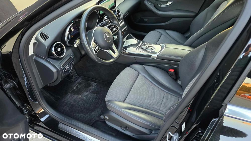 Mercedes-Benz Klasa C 220 d 4Matic T 9G-TRONIC Avantgarde - 20
