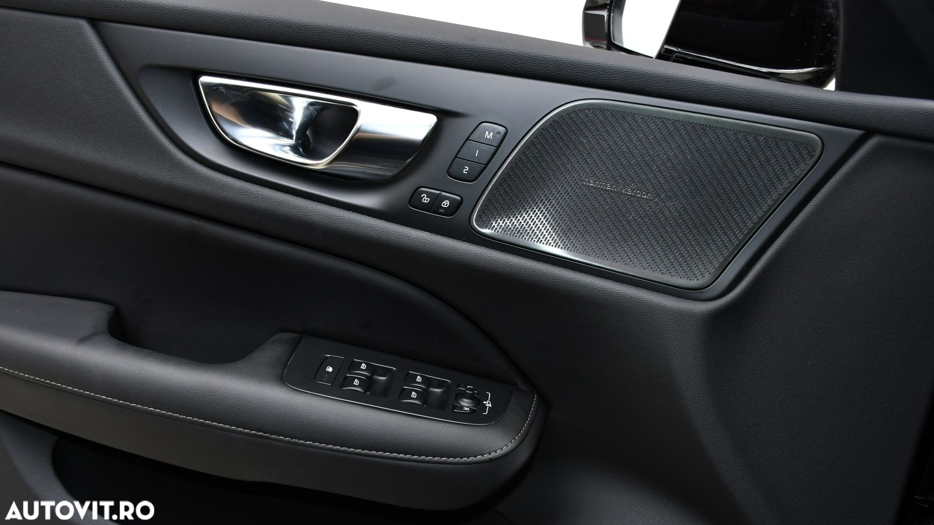 Volvo S60 T8 Recharge AWD Geartronic RDesign - 25