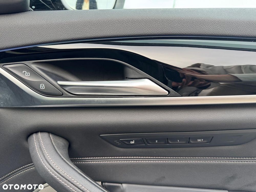 BMW Seria 5 530e xDrive M Sport sport - 16