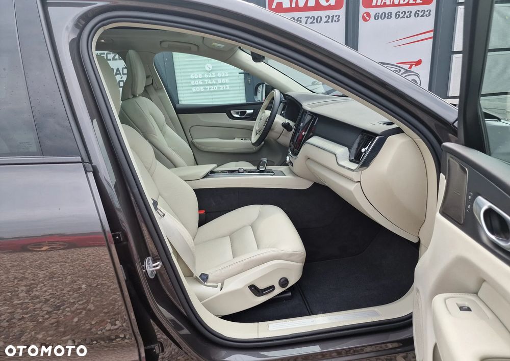 Volvo XC 60 T8 AWD Recharge Plus Bright - 23