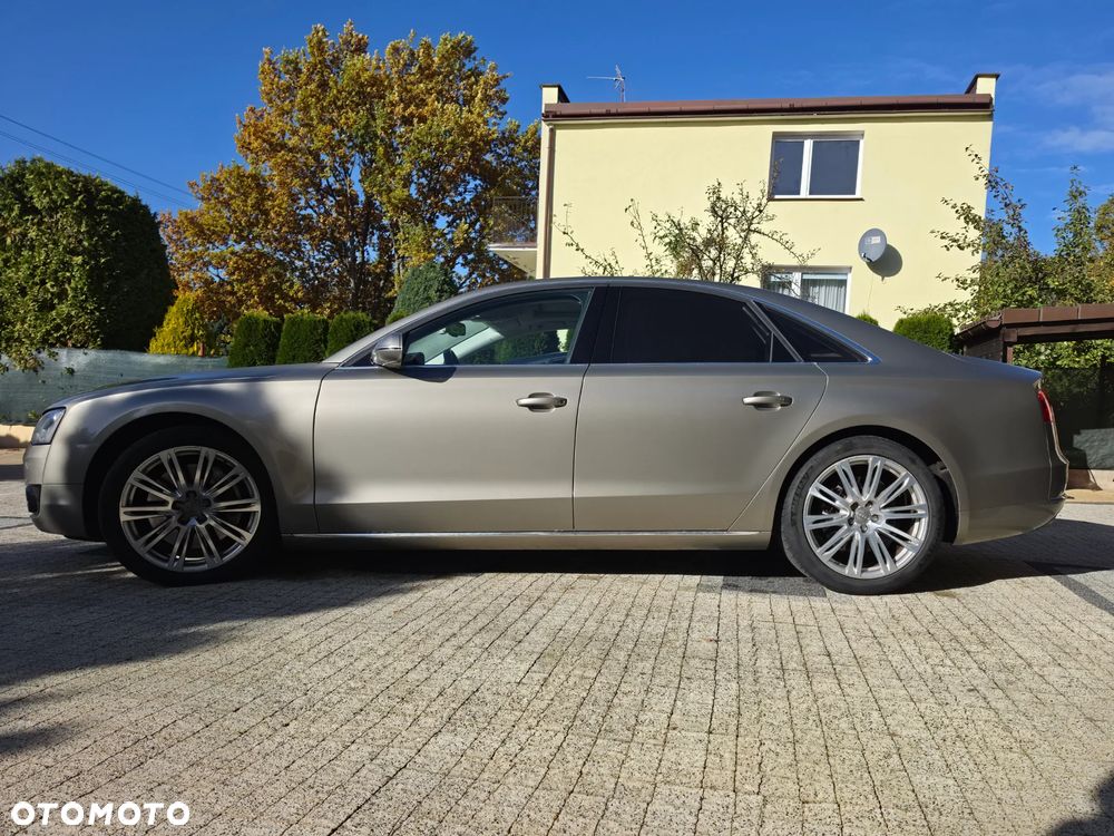 Audi A8 2010 photo 4