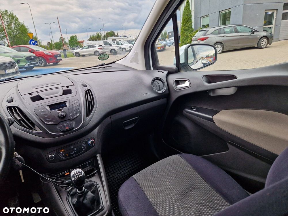 Ford Transit Courier - 16