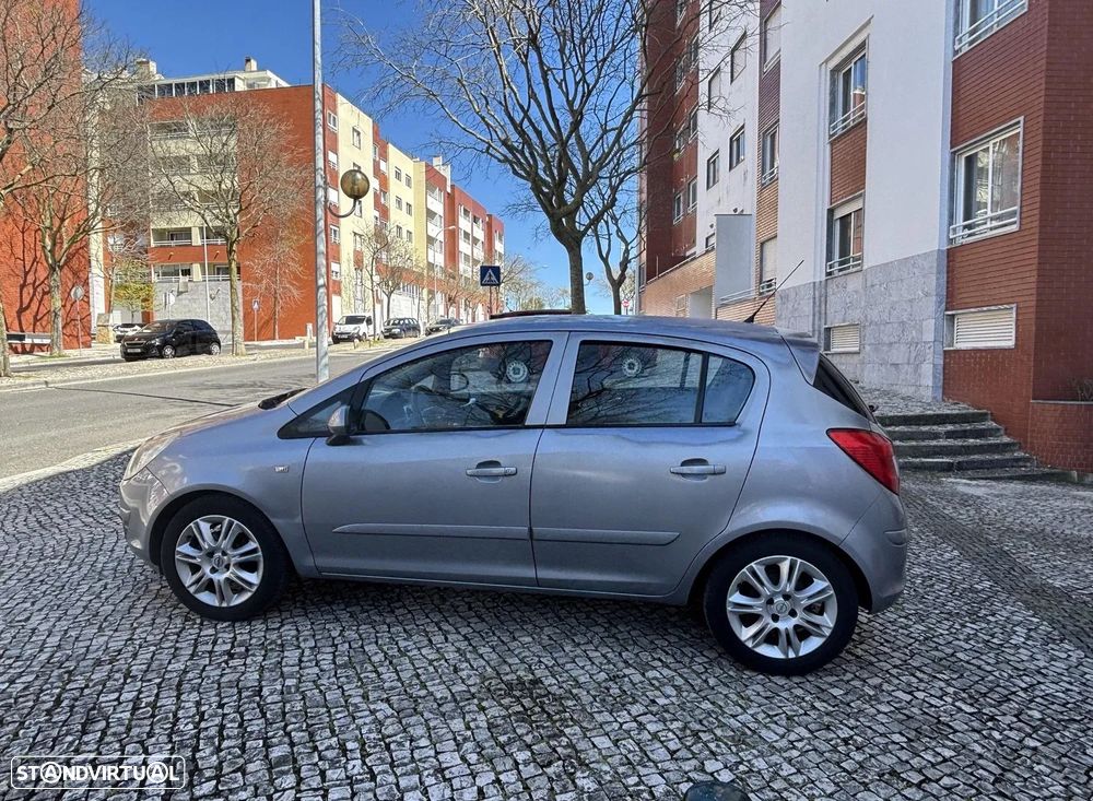 Opel Corsa 1.2 CMON - 3