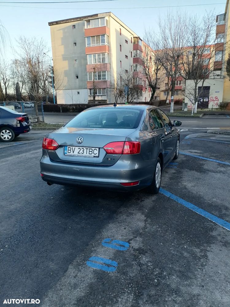 Volkswagen Jetta 1.6 TDI DPF Comfortline - 13