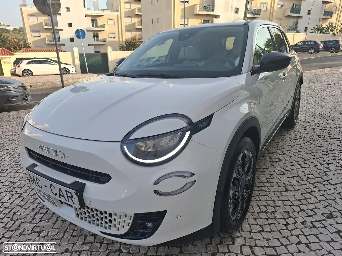Fiat 600 HYBRID 125 Anos Edition - 3