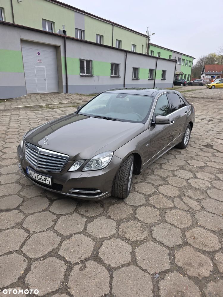 Mercedes-Benz Klasa E 200 CDI DPF BlueEFFICIENCY Automatik Avantgarde - 2